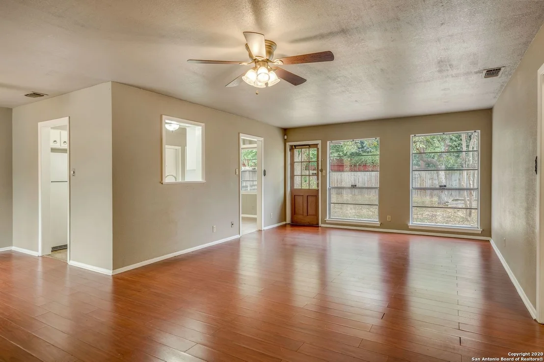 Photo of 6915 FOREST GRV