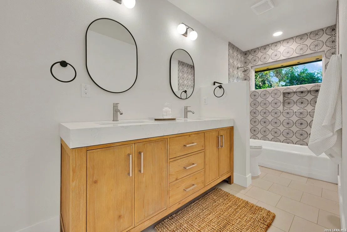 Photo of 127 Highview Dr