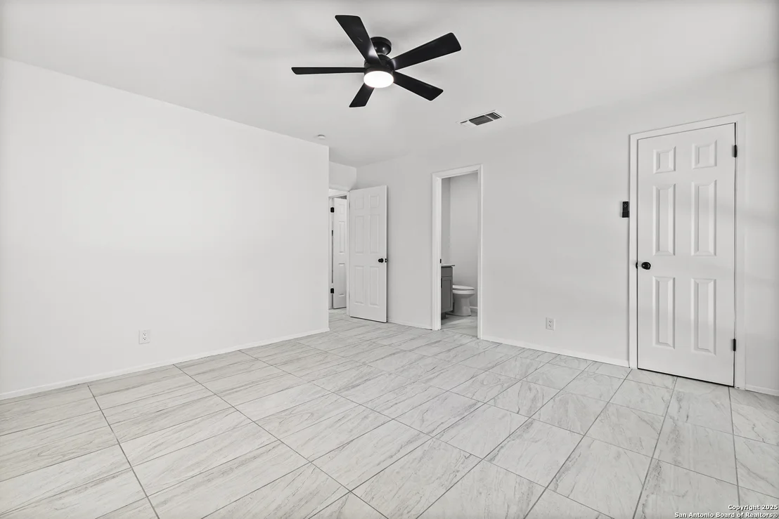 Photo of 2811 Lake Meadow
