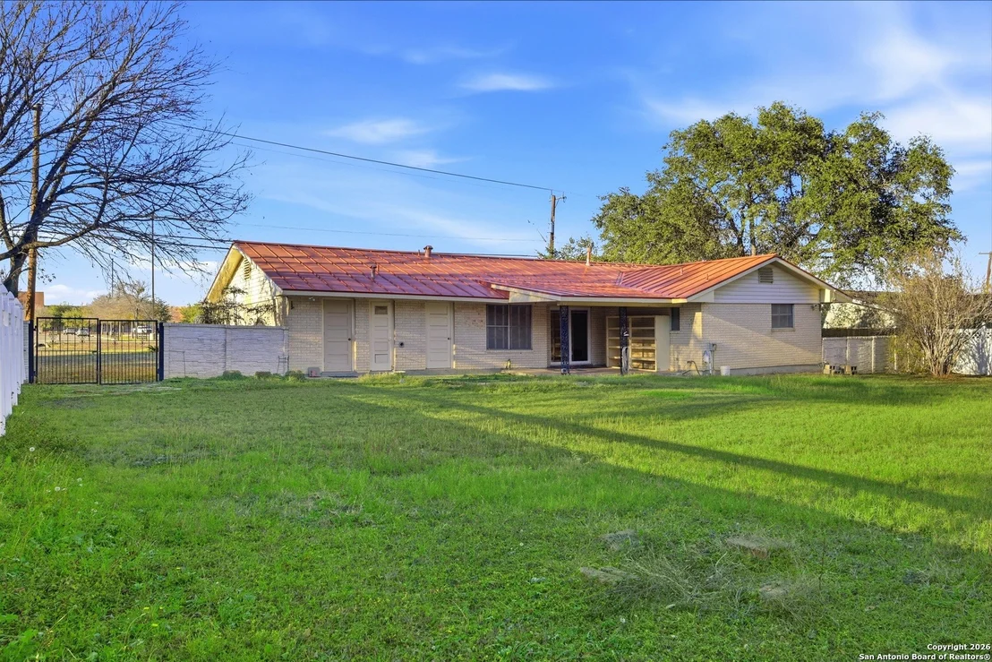 Photo of 9366 Schaefer Rd
