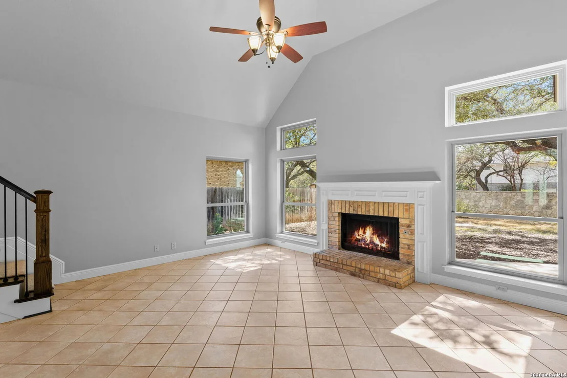 Photo of 16422 Pemcanyon