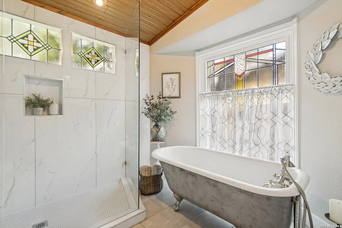 Photo of 340 JAMES ST