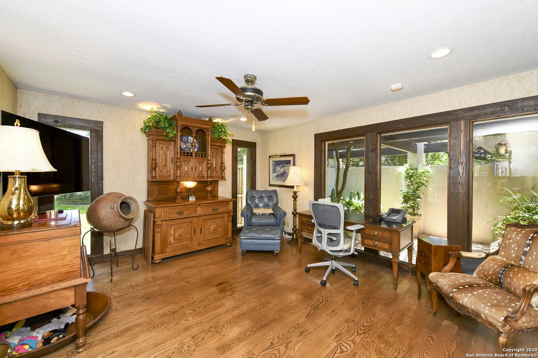 Photo of 320 MUSTANG CIR