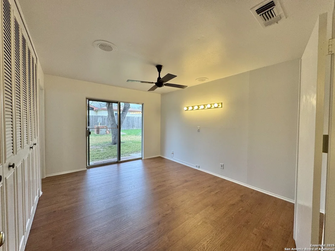 Photo of 8015 New World