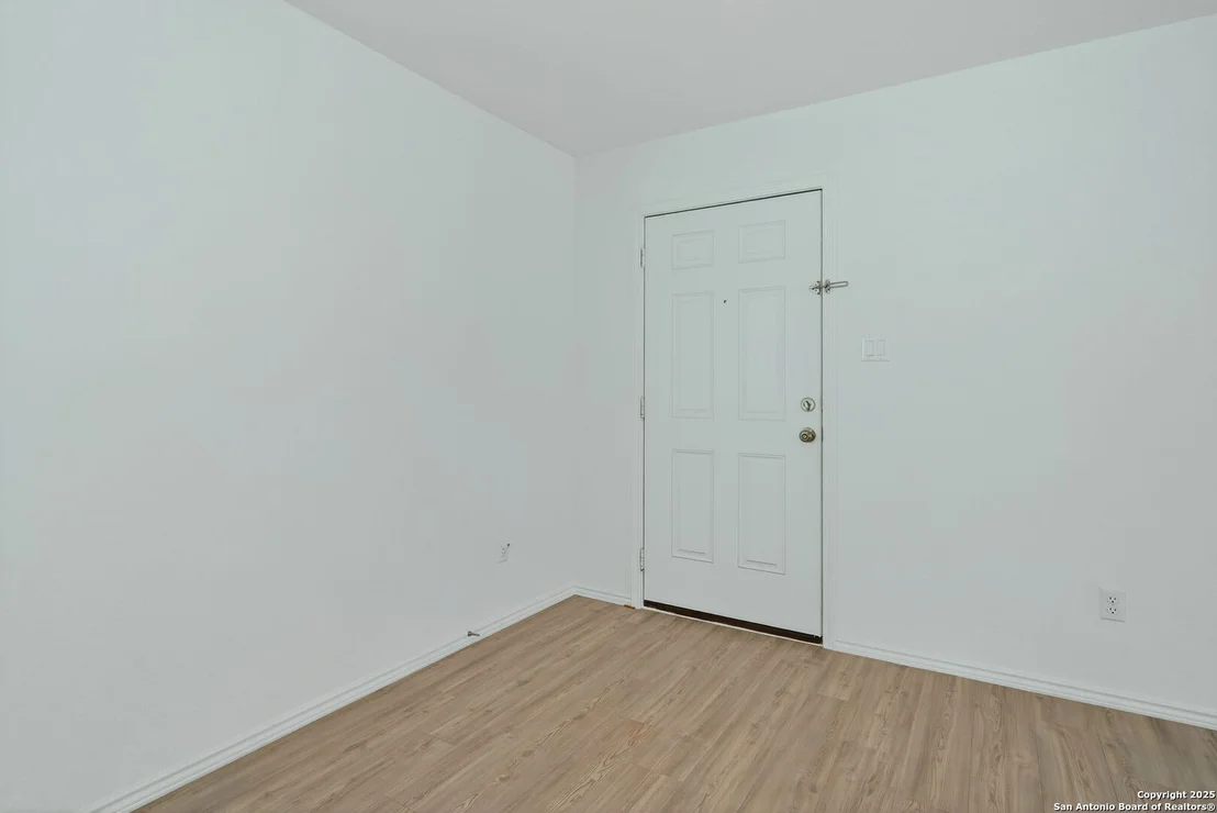 Photo of 12935 Deep Eddy