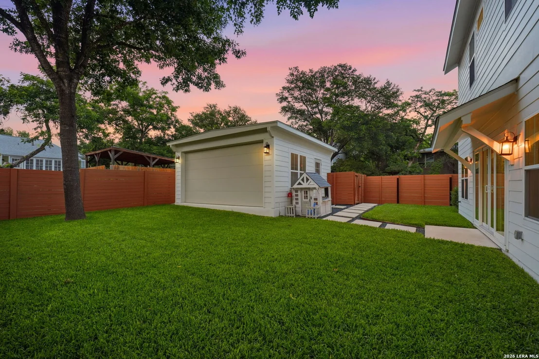Photo of 301 OGDEN LN