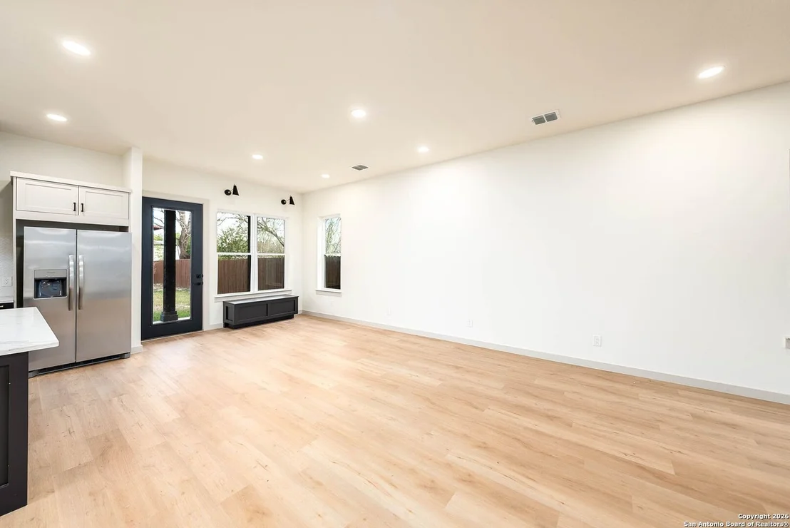Photo of 118 San Antonio Blvd