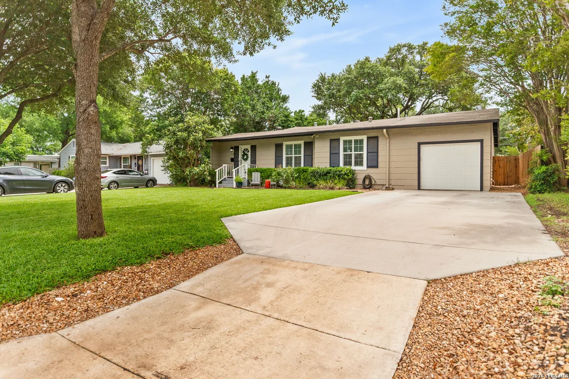Photo of 318 BREES BLVD