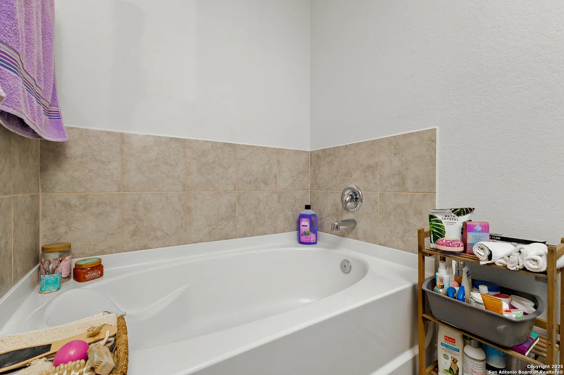 Photo of 7407 Equinox