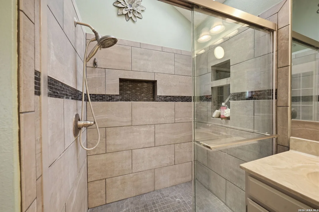 Photo of 302 HORNBEAN LN