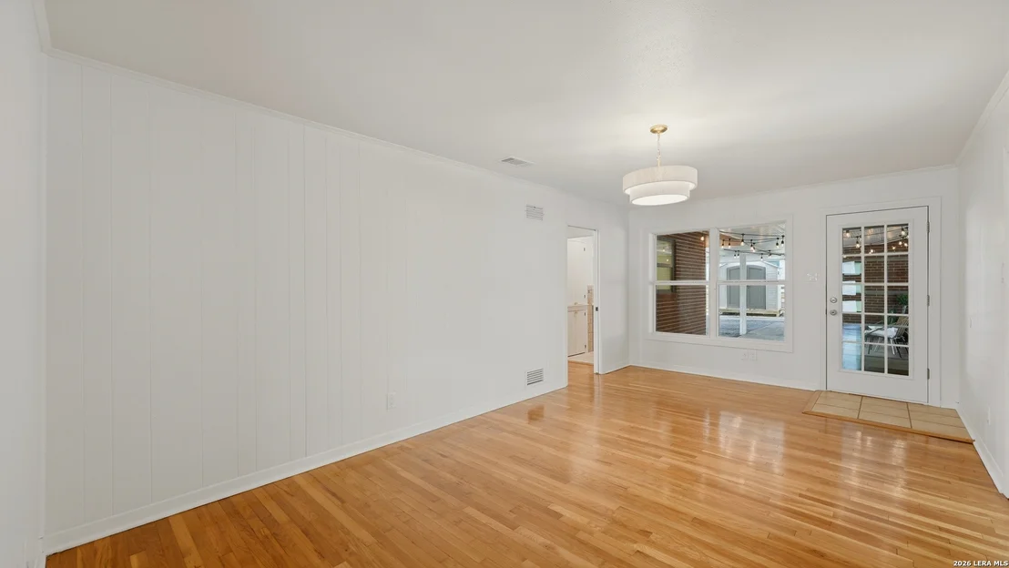 Photo of 596 WILLOW AVE