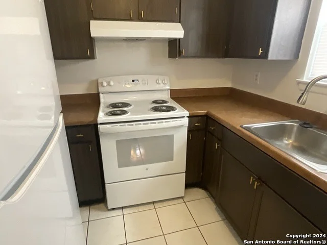 Photo of Unit 708 at 923 VANCE JACKSON RD