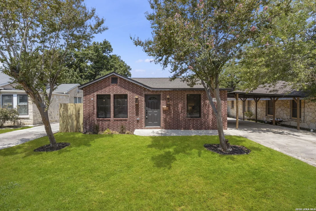 Photo of 219 THORAIN BLVD