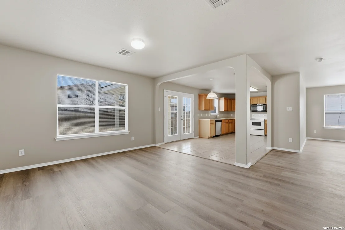 Photo of 1754 Barking Wolf