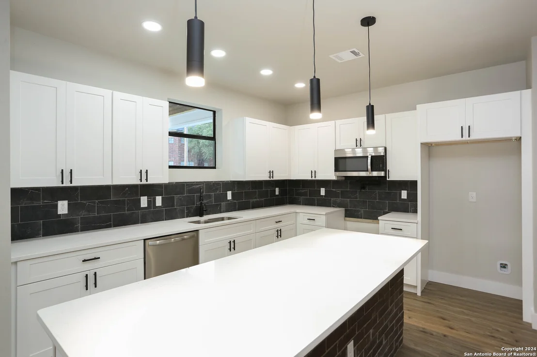 Photo of 312 SOLLOCK DR