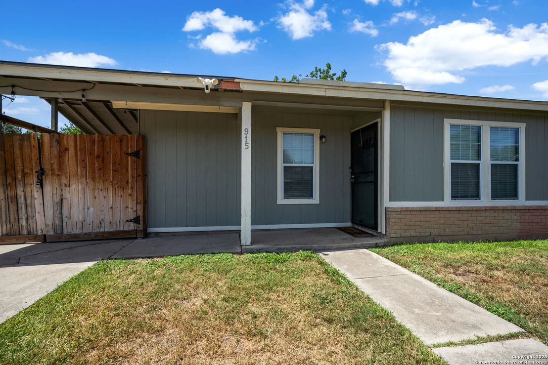 Photo of 915 Deely