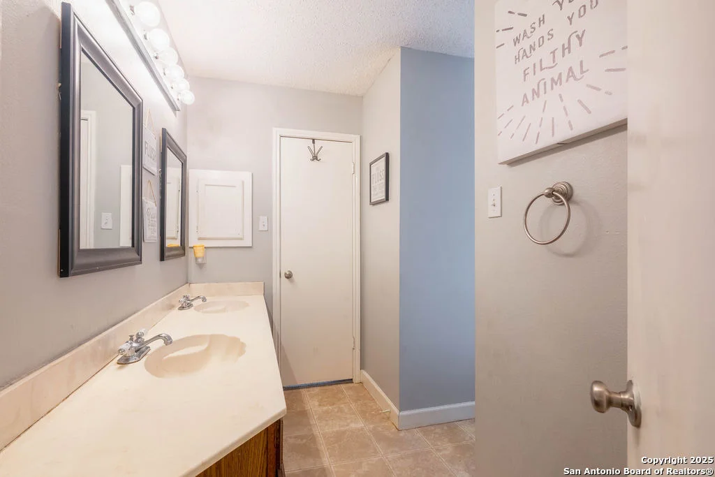 Photo of 8120 Forest Dawn