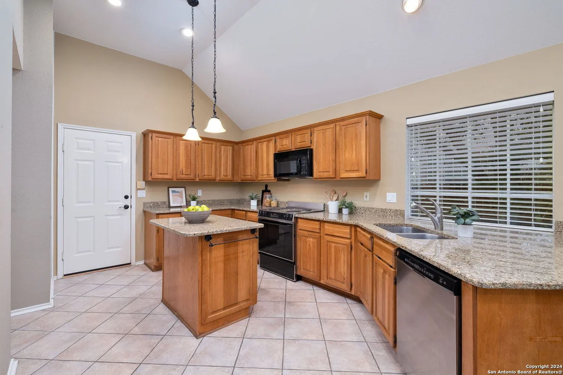 Photo of 2443 OAKLINE DR