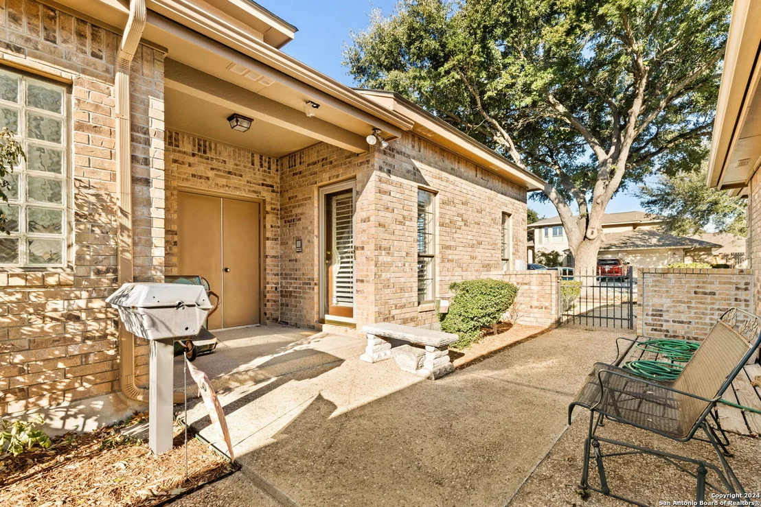 Photo of 144 GARDENRIDGE DR