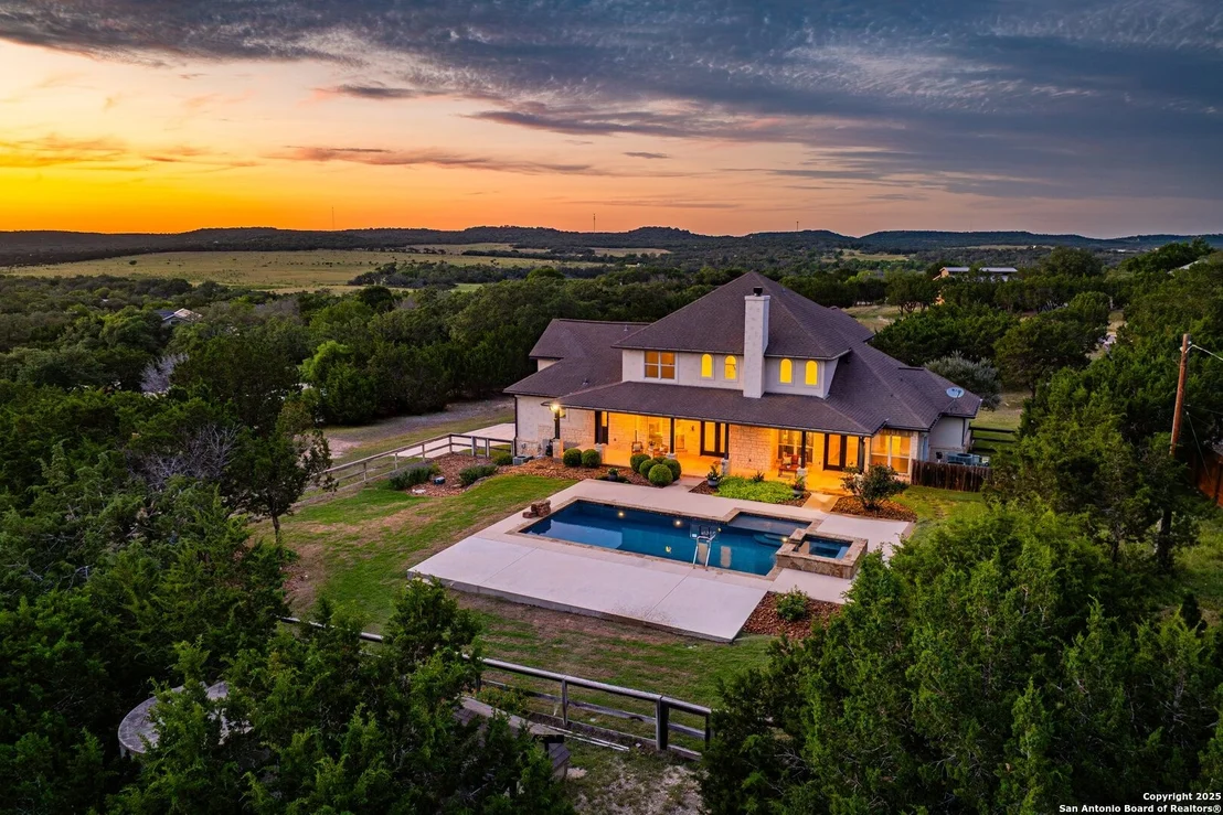 Photo of 154 Lake View Dr