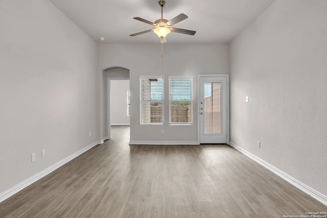 Photo of 5515 Devils Gate