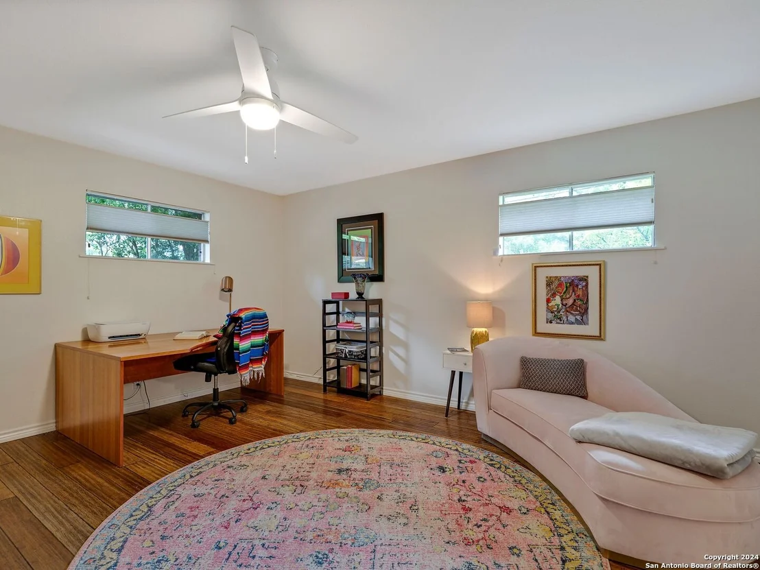 Photo of 534 OAKLEAF DR