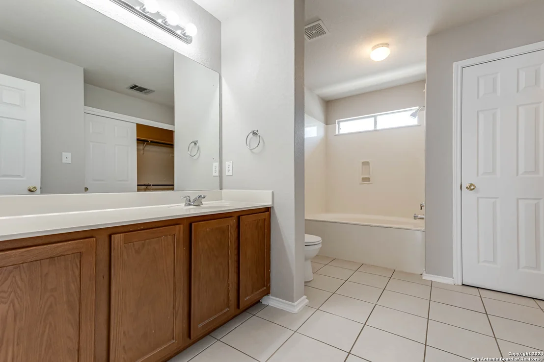 Photo of 1039 DAFFODIL WAY