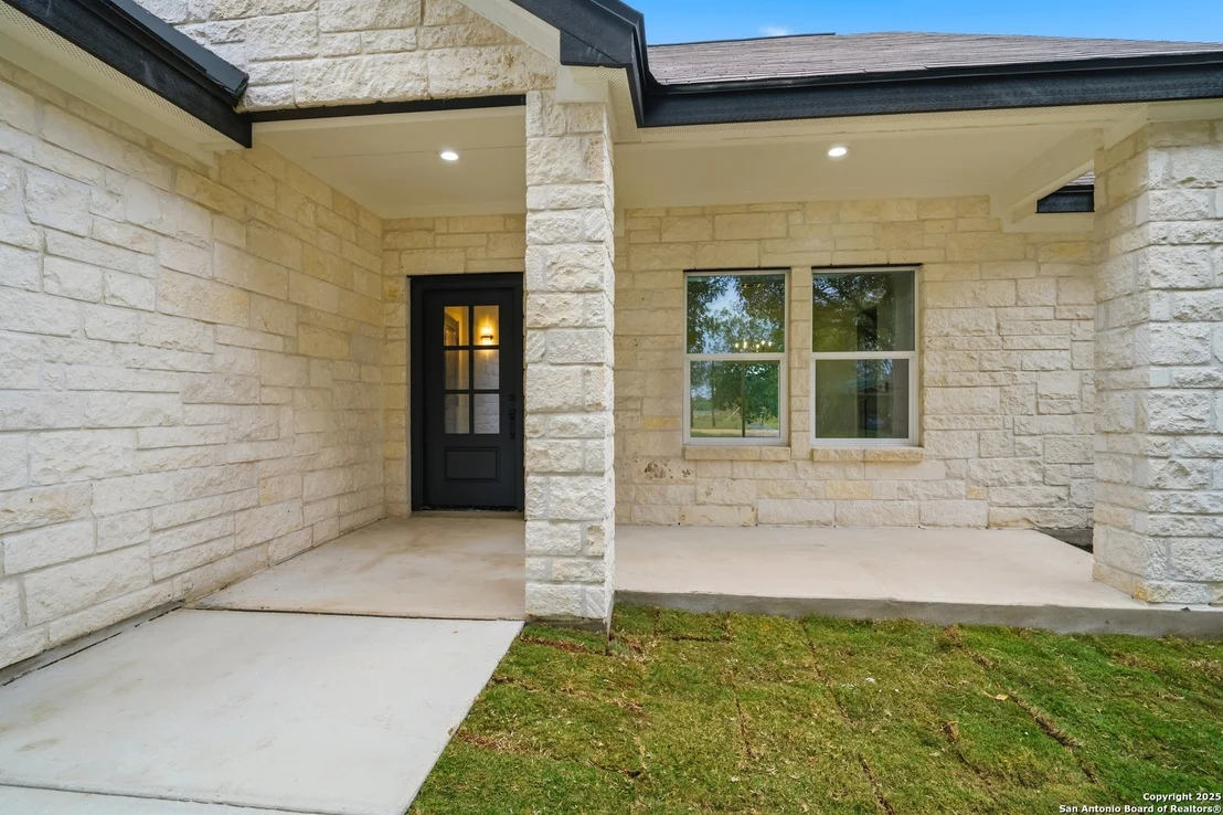 Photo of 15129 Norvell