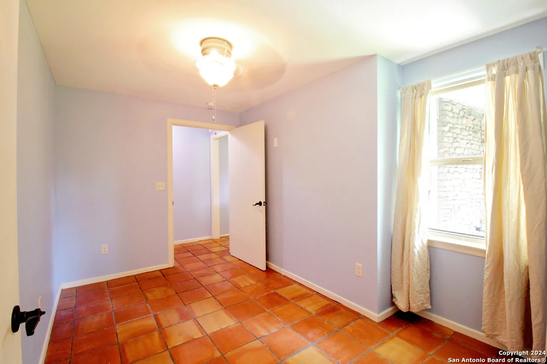 Photo of 718 WINDROCK DR