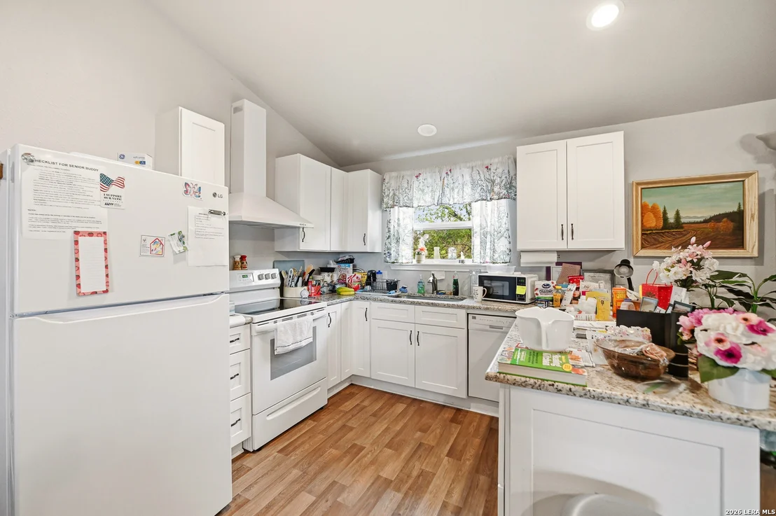 Photo of 752 Taylor Pt