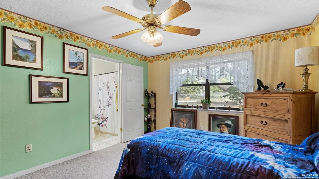 Photo of 949 Burges