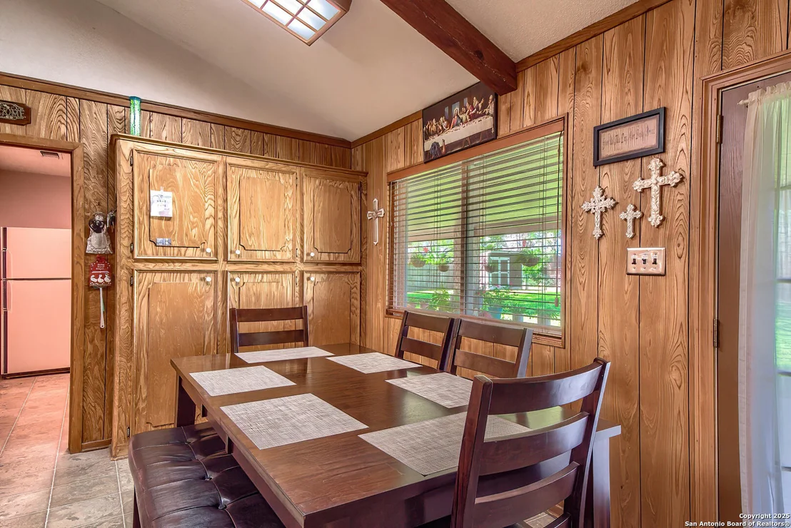 Photo of 1206 Acorn