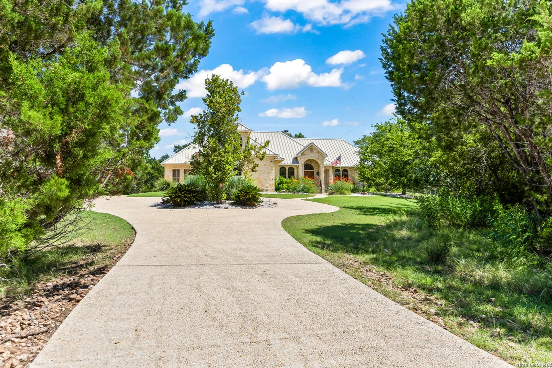 Photo of 111 White Tail Dr