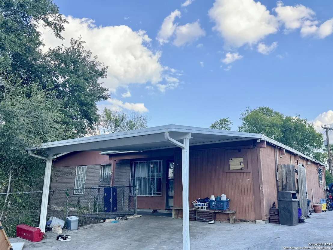 Photo of 122 Dumont