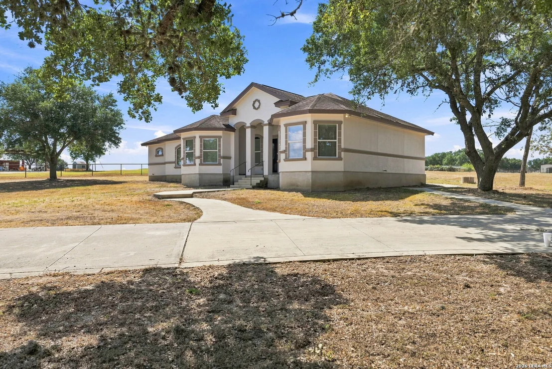 Photo of 353 BIG OAK DR