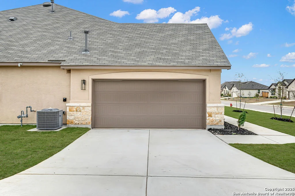 Photo of 5306 Guston Hall
