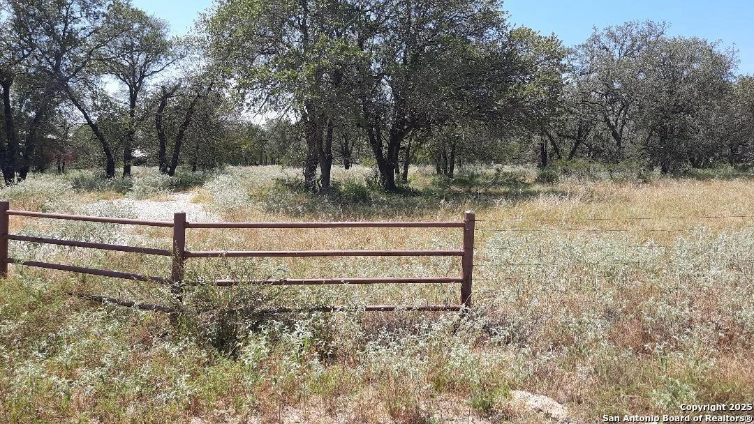 Photo of 327 County Road 6875
