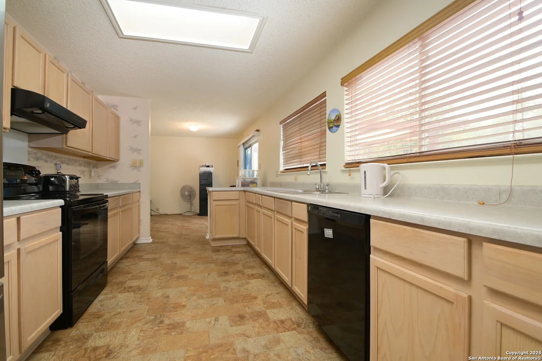 Photo of 7724 Wood Bluff