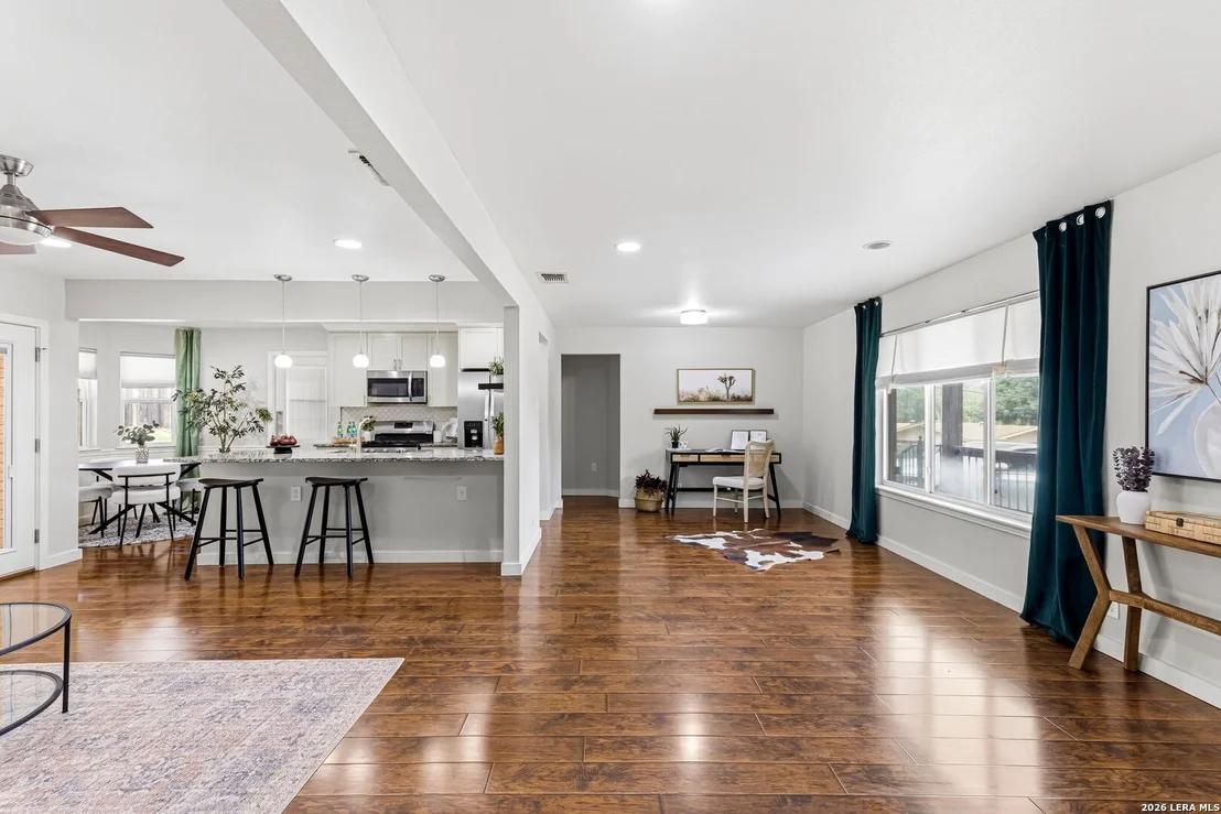 Photo of 3918 OAK TRL