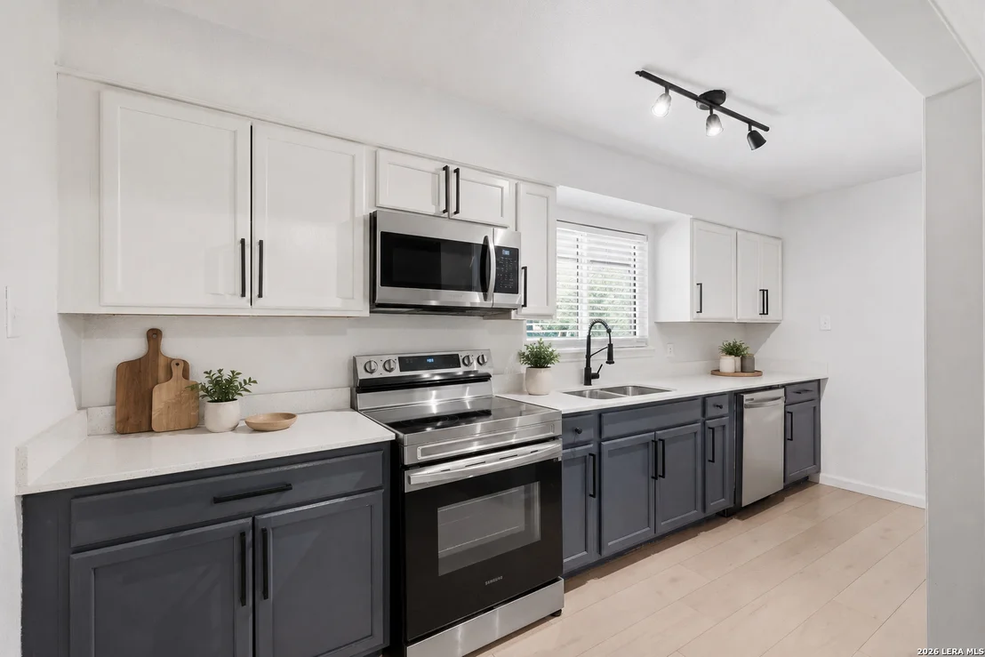 Photo of 258 Antrim Dr
