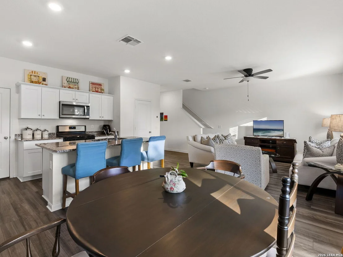 Photo of 4905 Hallies Garden