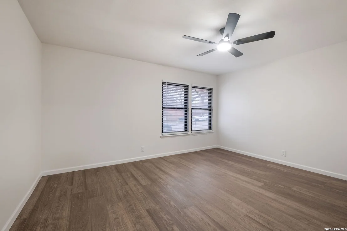 Photo of 5438 Maple Vista