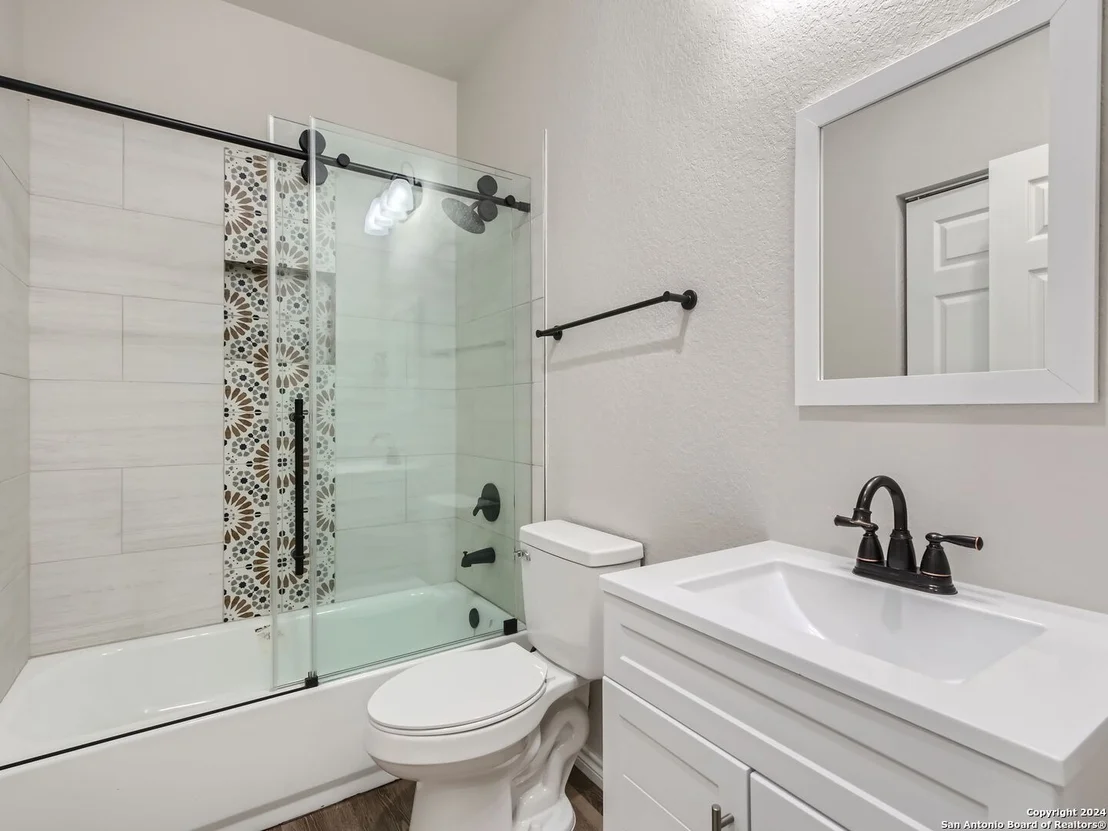 Photo of 8501 UTOPIA BLVD