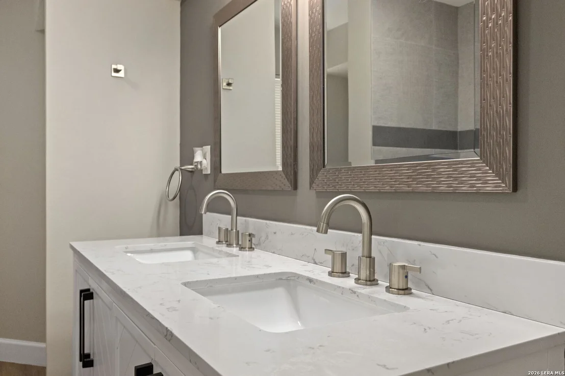 Photo of 1516 Caper