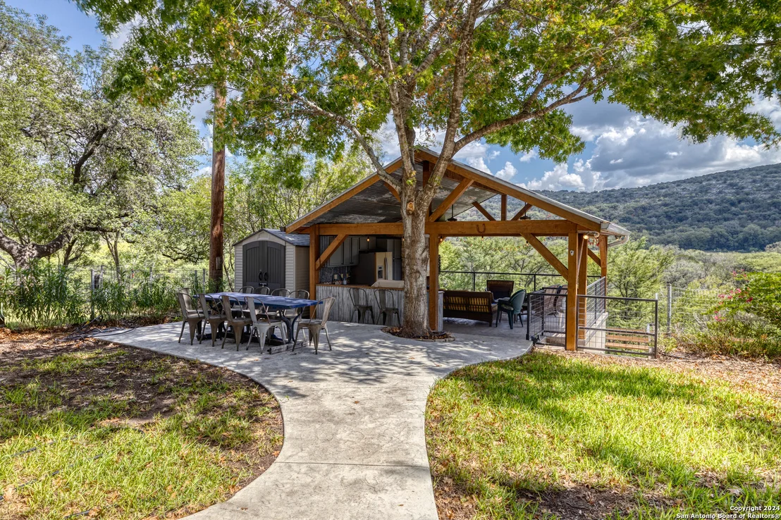 Photo of 1242 RIVER RD