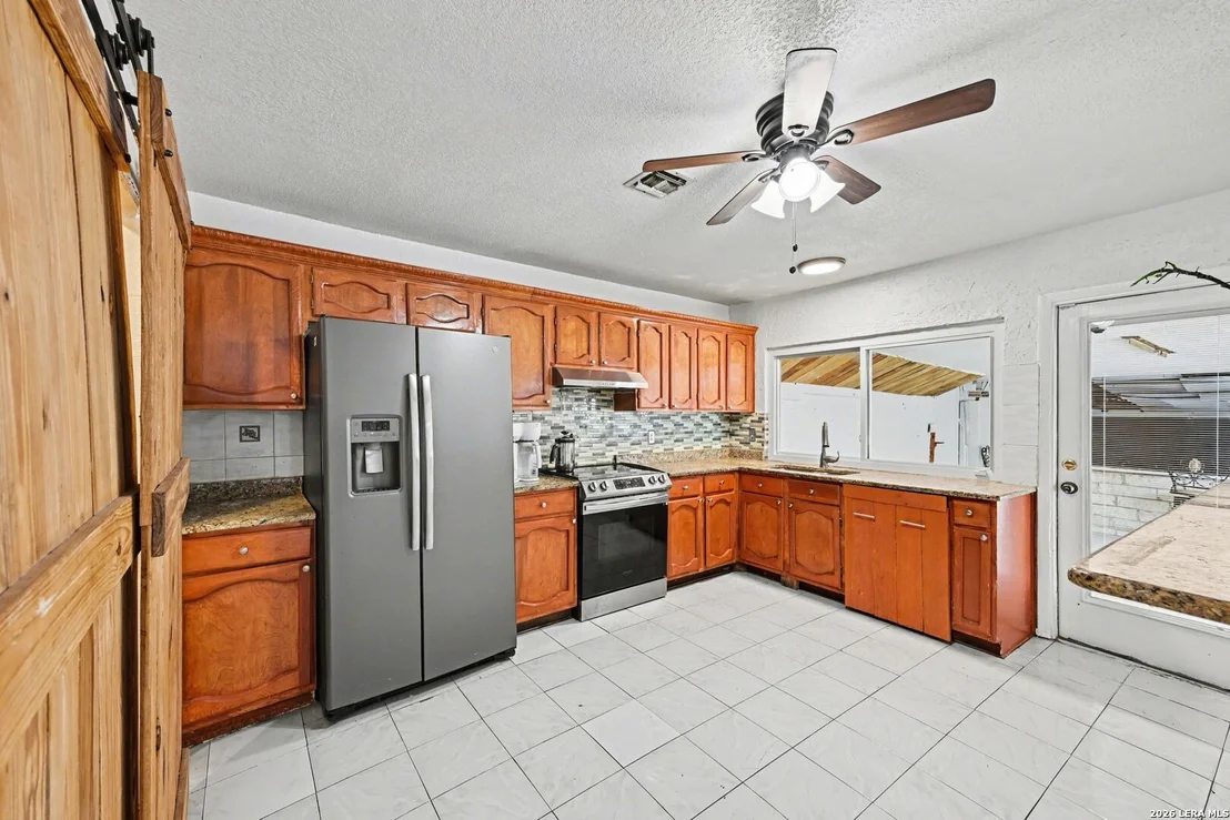 Photo of 7140 Oldham