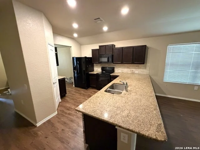 Photo of 7111 AZALEA SQ
