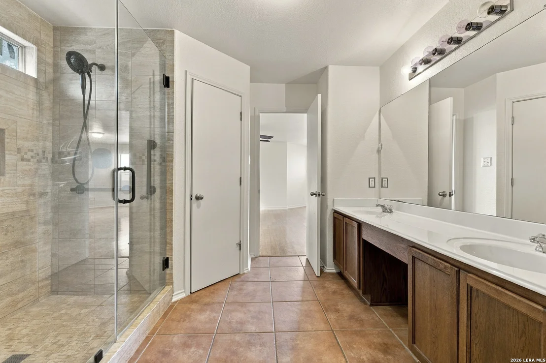 Photo of 233 JULIAN PT