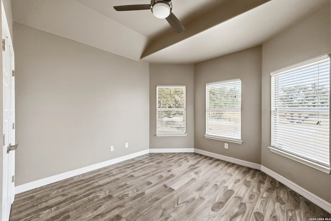 Photo of 353 BIG OAK DR