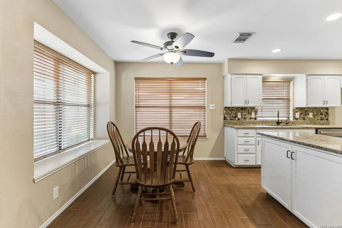 Photo of 2127 Oak Bnd